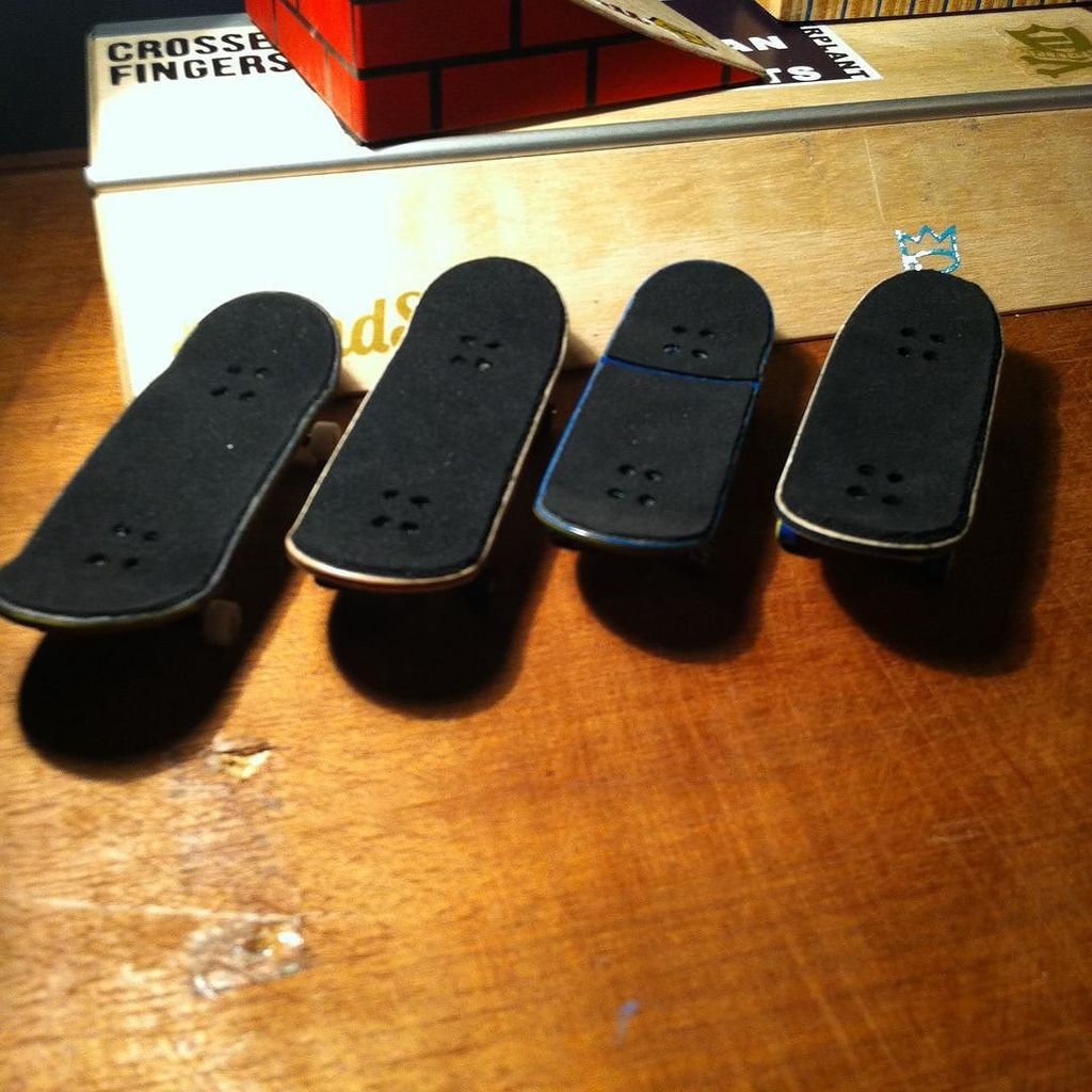 applejuice14431's tweet photo. Might re-grip my decks any ideas for grip jobs?โ๏ธ๐ #fingerboard #fingerboards #fingerboarding #fb #fbuk #fblife #deโฆ https://t.co/gdrI4bRQ5C