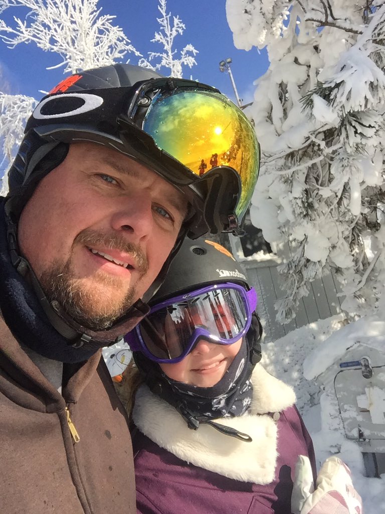 cork12's tweet photo. Was snowboarding earlier today. #snowboarding #Snowboard #Michigan #shredding #WinterWonderland https://t.co/Z6pF8Yv2uQ