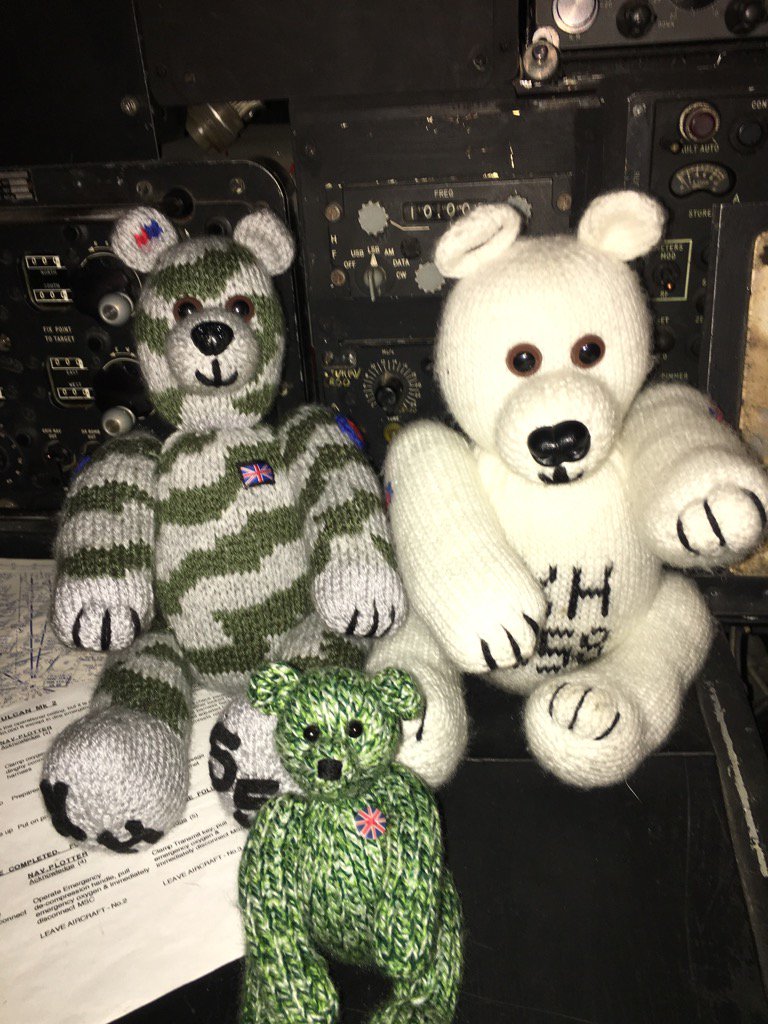 558_Sam's tweet photo. #AvBears decided that they would work in the 'Coal Hole' instead. Not suited to '1st Class'!! #twitterVforce #Vulcan https://t.co/yLr2OU33II