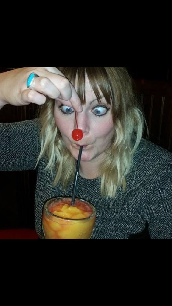 EmLouBurt's tweet photo. @TGIFridaysUK drinking Summer Peach #jingleeffect https://t.co/pwbIqUaTgV