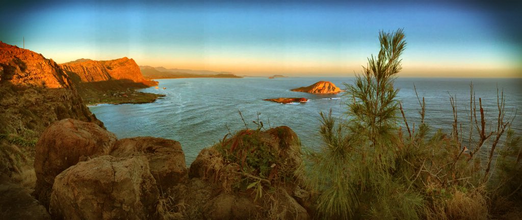 kikbaks's tweet photo. Makapuu New Years sunrise 2016 #honolulu #Oahu #hawaii https://t.co/FNXlH5ZmMw