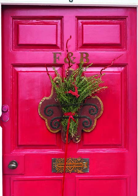 FarrowandBallUS's tweet photo. Want to make bold changes in 2016? A bright front door in our #RectoryRed will create a cheery &amp; impactful entryway https://t.co/Hg3jIIMiSJ