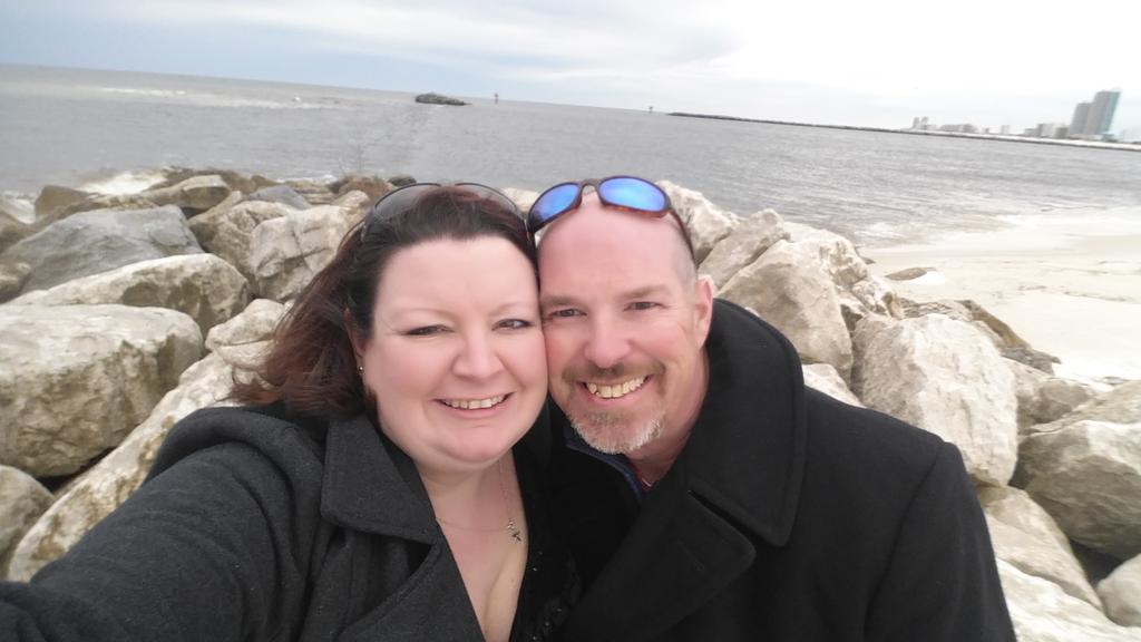 auburnchick630's tweet photo. Baby it is cold outside!!!! @shyche32
#beach #alabamapoint https://t.co/mcxvEoHhwl