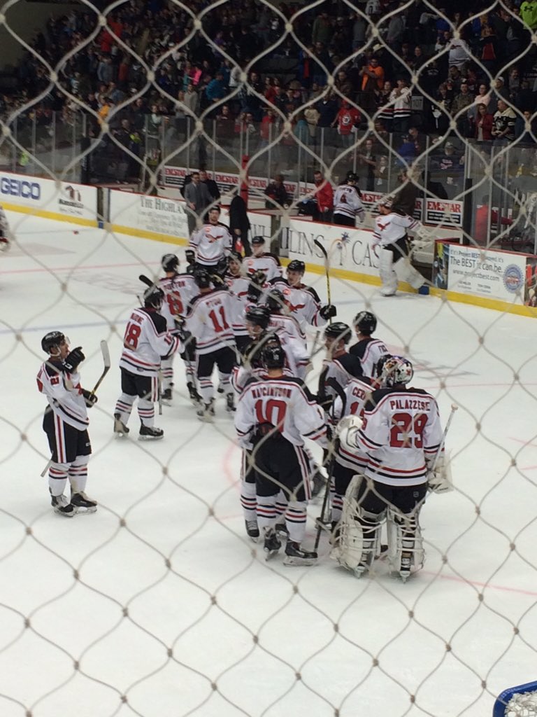 TrivCool14's tweet image. .@WheelingNailers defeat the @BramptonBeast 5-1, and improve to 1-1-1 on the 7 game home stand  #2BigPoints #HugeWin