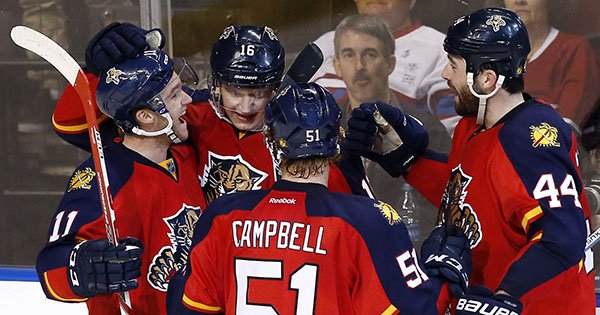theScore's tweet photo. 🔥Florida Panthers🔥 win their 8th straight in front of sellout home crowd. https://t.co/qCotO0cBgq https://t.co/C2ZPrkk2eD
