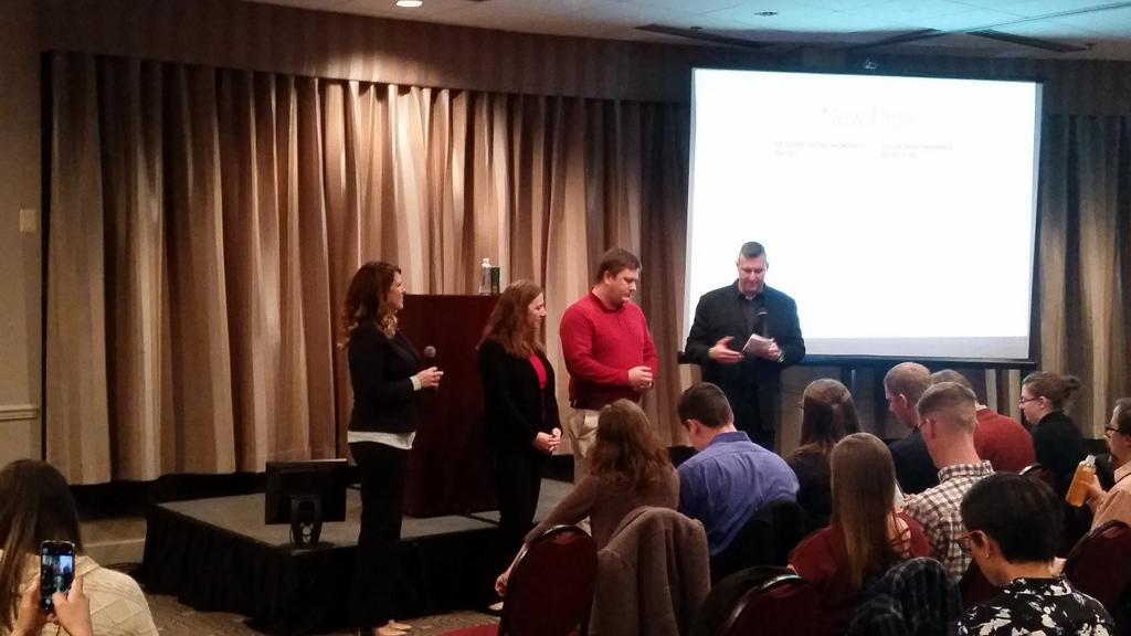 MandoCruz15's tweet photo. New 2500's!! Helzer team meeting.  #Emeraldhelzerteam # ltd100K https://t.co/DRzOMF3hzz