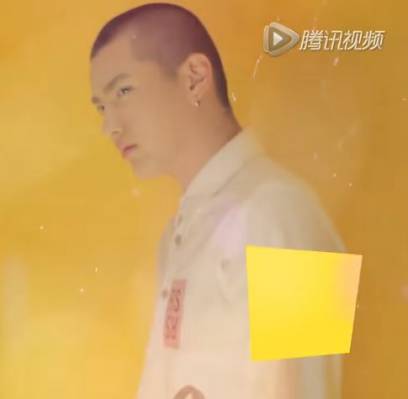 allkpop's tweet photo. Kris has hair again for 'SEWEEKLY' photoshoot! https://t.co/F6STb843jY https://t.co/O3Y8AxcXRw