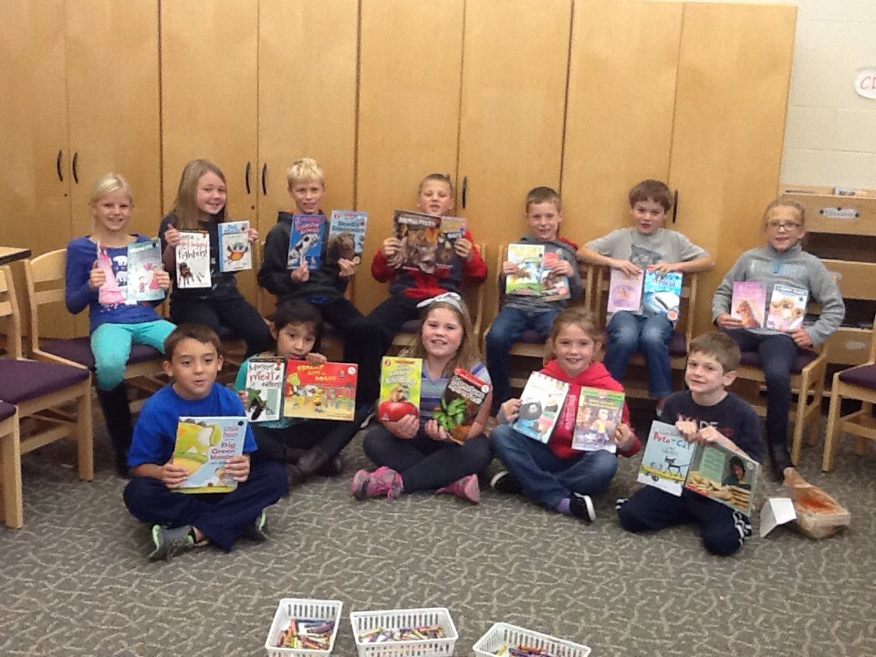 Jenn0032's tweet photo. Thank you Meemic for the awesome new books for our Just Right Library!  #quincyelementary.  #MeemicPossible https://t.co/jE0rgwmo77