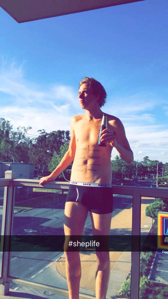 sungattack's tweet image. I swear I'm not a model. #Eatwelltrainhard #Beatwellwankhard