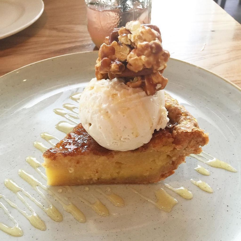 GinaMungiovi's tweet image. #MileHigh #ChessPie #eatmorepie #runchickenrun @ybsouthern ift.tt/1OrzBFj