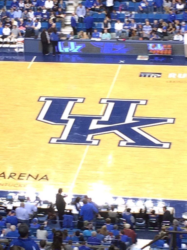 lbreezy75's tweet photo. #itsgamesay #gocats https://t.co/y6OpPYBFuo