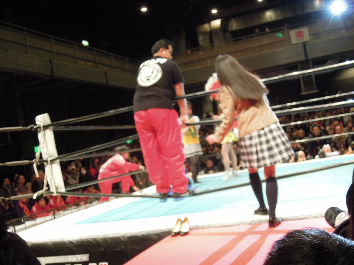 だ まずはあったかい玄米茶を一杯 新日本プロレス大プロレス祭り 今年は行けそうにないな 昨年は田口華 選手 Exさくら学院プロレス同好会 の参戦で 花道に陣取って写真を撮ったが よくわからん連射機能のせいで こんな有様wwww T Co だ まずはあったかい玄米茶を一杯 新日本プロレス大プロレス祭り 今年は行けそうにないな 昨年は田口華 選手 Exさくら学院プロレス同好会 の参戦で 花道に陣取って写真を撮ったが よくわからん連射機能のせいで こんな有様wwww T Co
