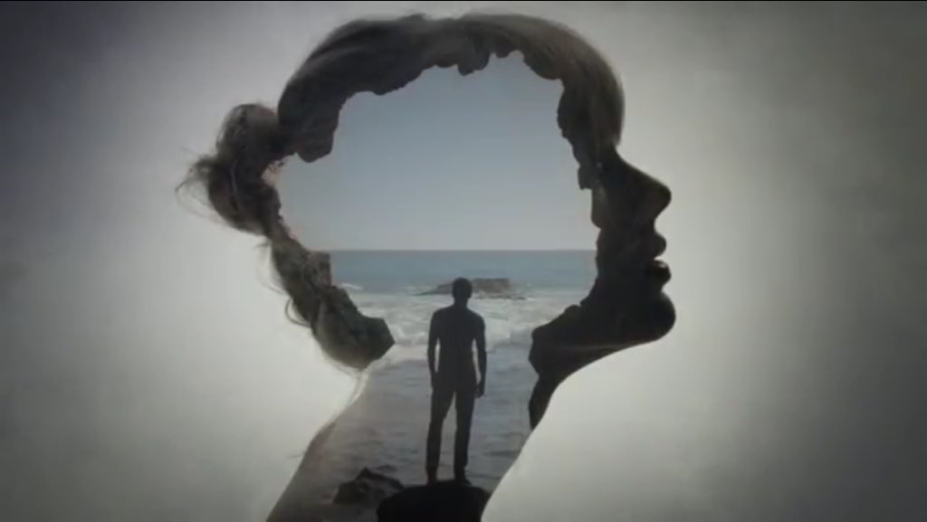 alysoncutrer's tweet photo. I SEE YOU @taylorswift13 #StyleMusicVideo #OutOfTheWoodsMusicVideo https://t.co/3eXQAPecGW