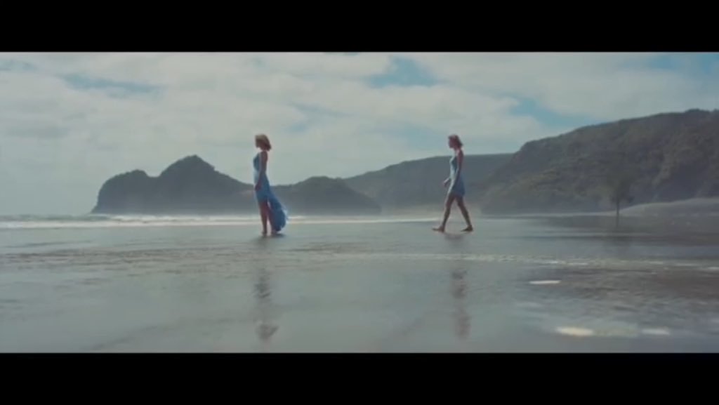 alysoncutrer's tweet photo. I SEE YOU @taylorswift13 #StyleMusicVideo #OutOfTheWoodsMusicVideo https://t.co/3eXQAPecGW