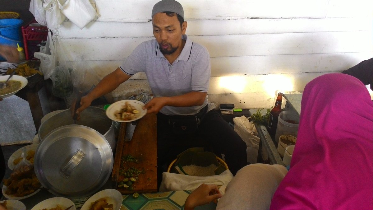 Pagi2 sarapan soto Bogor.. <a href="/bembydc/">Bambang D Cahyono</a> <a href="/masmono08/">MasMono</a> <a href="/AhmadGozali/">Ahmad Gozali</a>