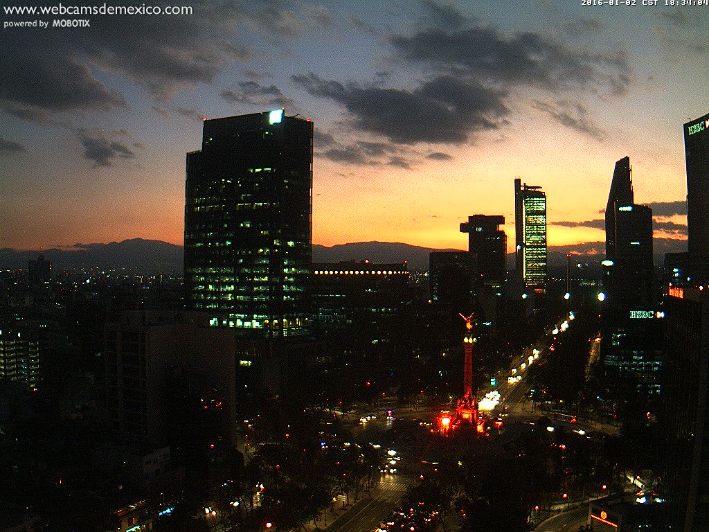 webcamsdemexico's tweet photo. ¡Bello! El segundo atardecer del 2016 en la Ciudad de México #CDMX, vista Paseo de la Reforma: https://t.co/W17B5NM7FU