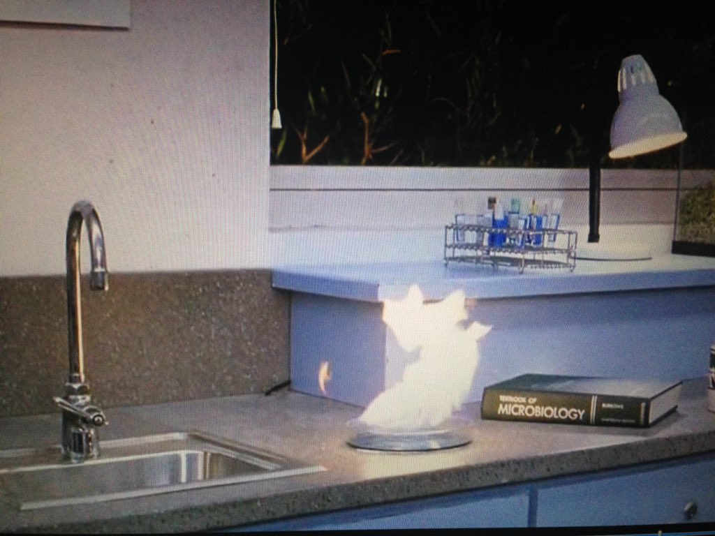 raque_xf's tweet photo. Blue oil and fire don't match #DDEvolutionWatch #DDGAMovieSquad https://t.co/gNHo1XSIiT