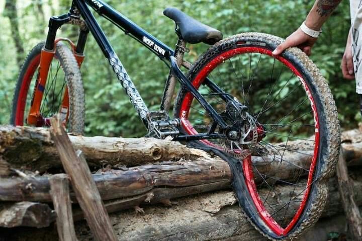 mtbiking_love's tweet photo. Something wrong here !! 😂😂

#MTB #Bike https://t.co/UD2PkTUWMW