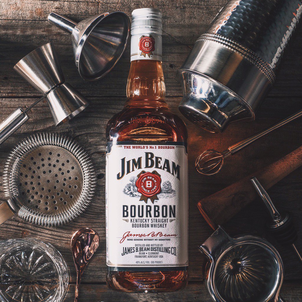 JimBeam's tweet photo. All the tools needed to hit the Jim this year. #NewYearsResolution https://t.co/OPnPjU1Y2T