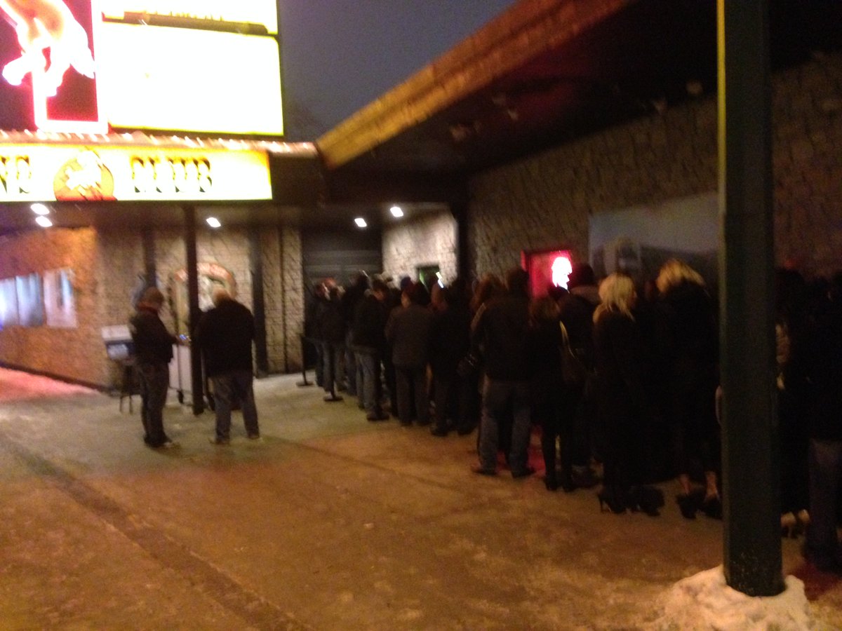 ctvwinnipeg's tweet photo. Big line outside the Pal for its final night. Good luck to those hoping to get in! https://t.co/smEeenKODW #ctvwpg https://t.co/594QDXYuNe