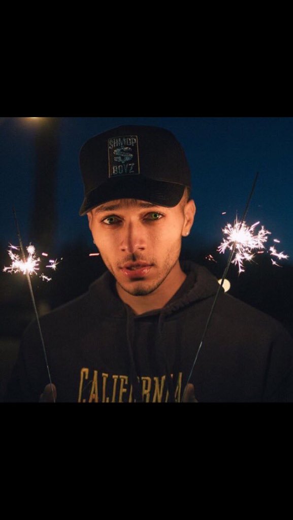 KSmoov! Happy New Year! Who's Chilling wit me ??? 💯💯