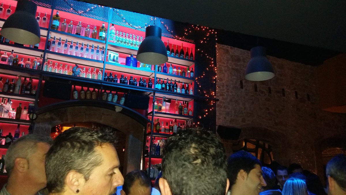 Laf2016's tweet photo. ¡¡¡¡Noche ovetense!!! https://t.co/wrJhOIqqQH