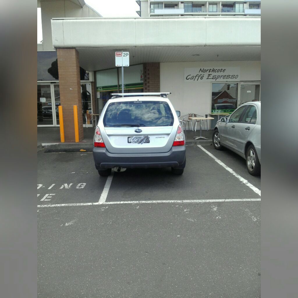 Tess_Presso's tweet photo. I couldnt help myself #parkingfail #firstfor2016 https://t.co/Auf4hh949i