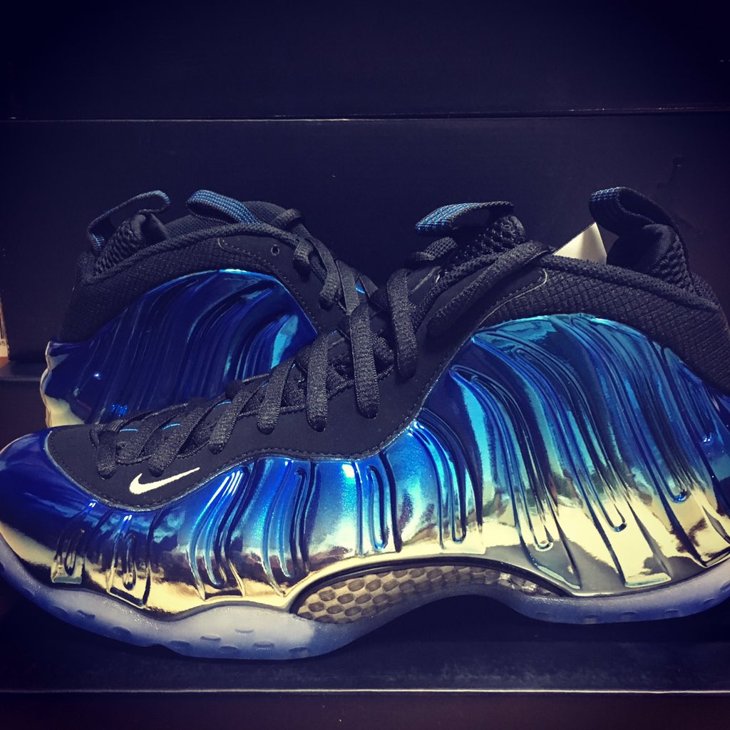 到着！
昨年の買い納め？納品初め？笑

ギッラギラですわ

#nike #foamposite #bluemirror #todaykicks #sneaker #ナイキ #スニーカー #鯖 #ポジット #関東スニーカー連合