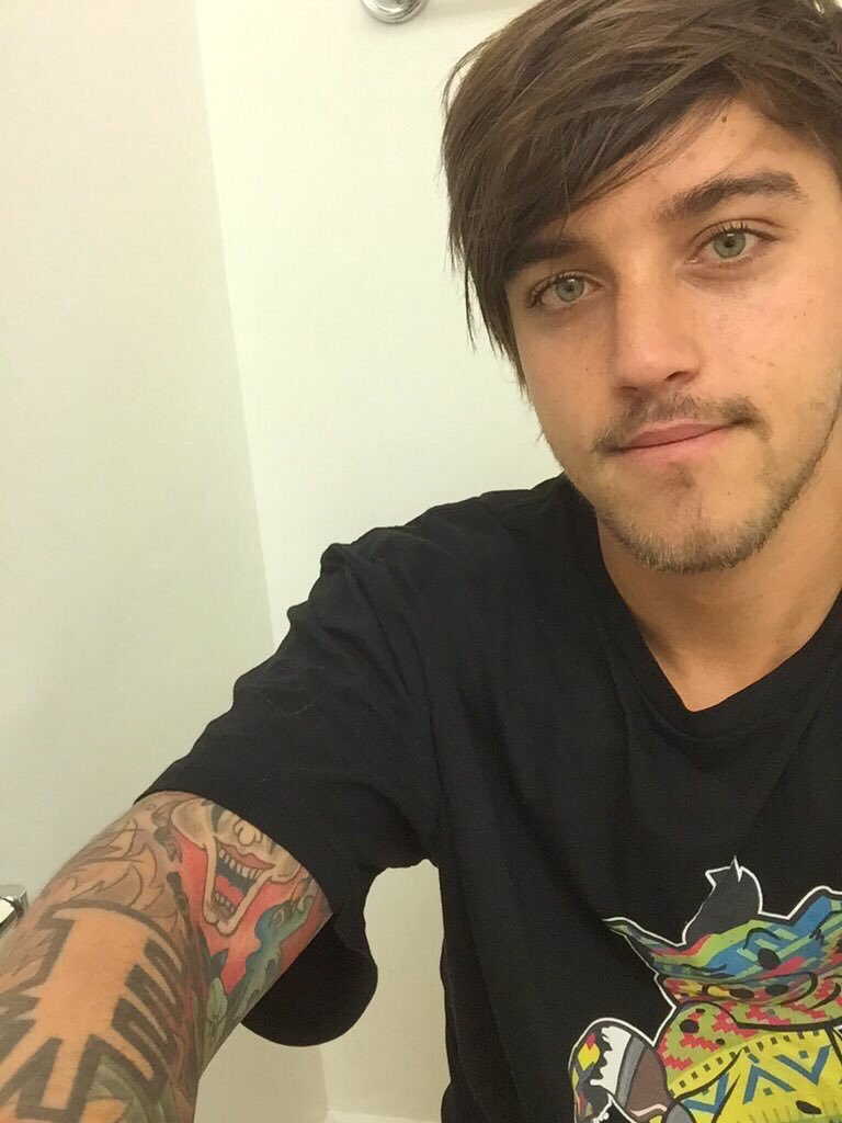 dailypicsofguys's tweet photo. @BrooksBeau 😍 https://t.co/Y0cInCkuMy