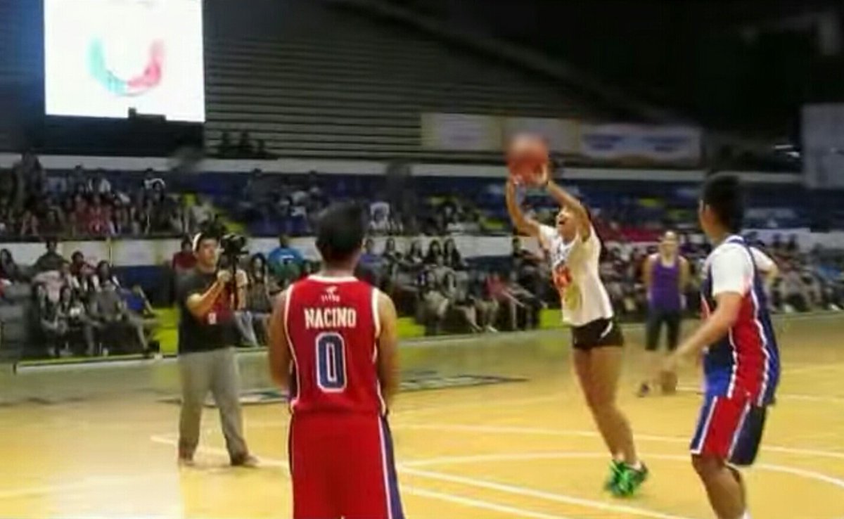 jan__cc's tweet photo. Magaling na talagang mag-free throw si Ly dati pa.  
Super cute and adorable too
#fastbreak2 #tb https://t.co/gC8uDT4XMN