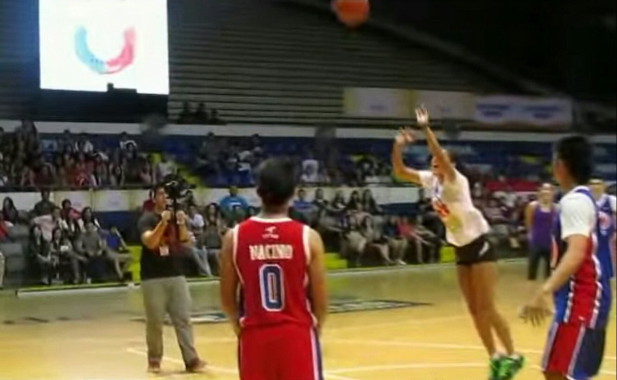 jan__cc's tweet photo. Magaling na talagang mag-free throw si Ly dati pa.  
Super cute and adorable too
#fastbreak2 #tb https://t.co/gC8uDT4XMN