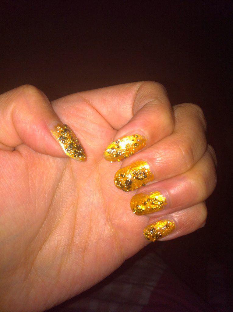 anayahel's tweet photo. #nails #selfmadenails #glitter https://t.co/uVtVEMu37D