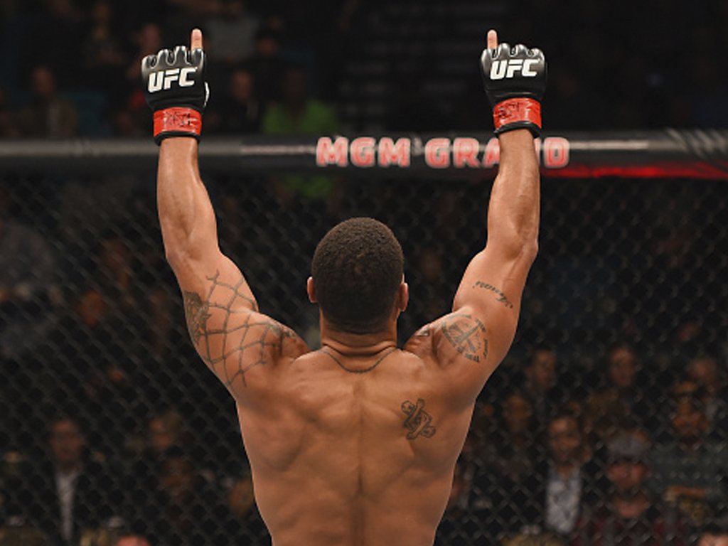 aliancismo_'s tweet photo. #FOTOS Mira la gran victoria de #AbelTrujillo sobre #TonySims en #UFC195 @ufc https://t.co/uk0vCCu8tc https://t.co/ffyV5cgSwh
