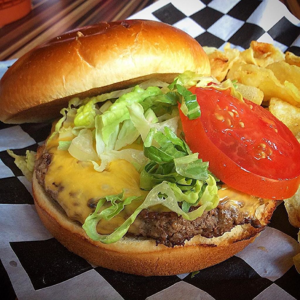 EatGR1's tweet photo. Cheeseburger at #hopsat84east #eatgr #hollandmi @downtownholland @discoverholland #burgerp… https://t.co/TclQRTuQst https://t.co/52M82Zd720