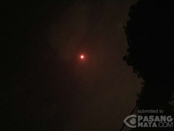 Bola Menyala di Angkasa Terlihat di Serpong Sampai PIK de.tk/6s7SB1