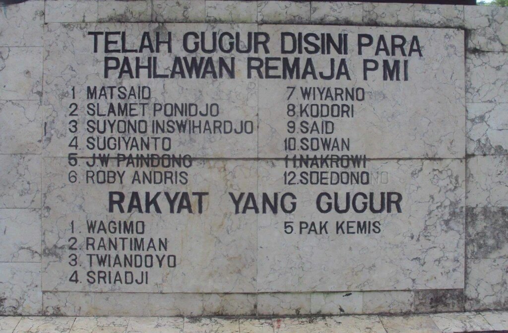 palangmerah's tweet photo. pak @jokowi beberapa sukarelawan gugur saat bertugas. Tolong bantu sahkan #RUUKepalangmerahan utk perlindungan kami https://t.co/rK2guHhFjE