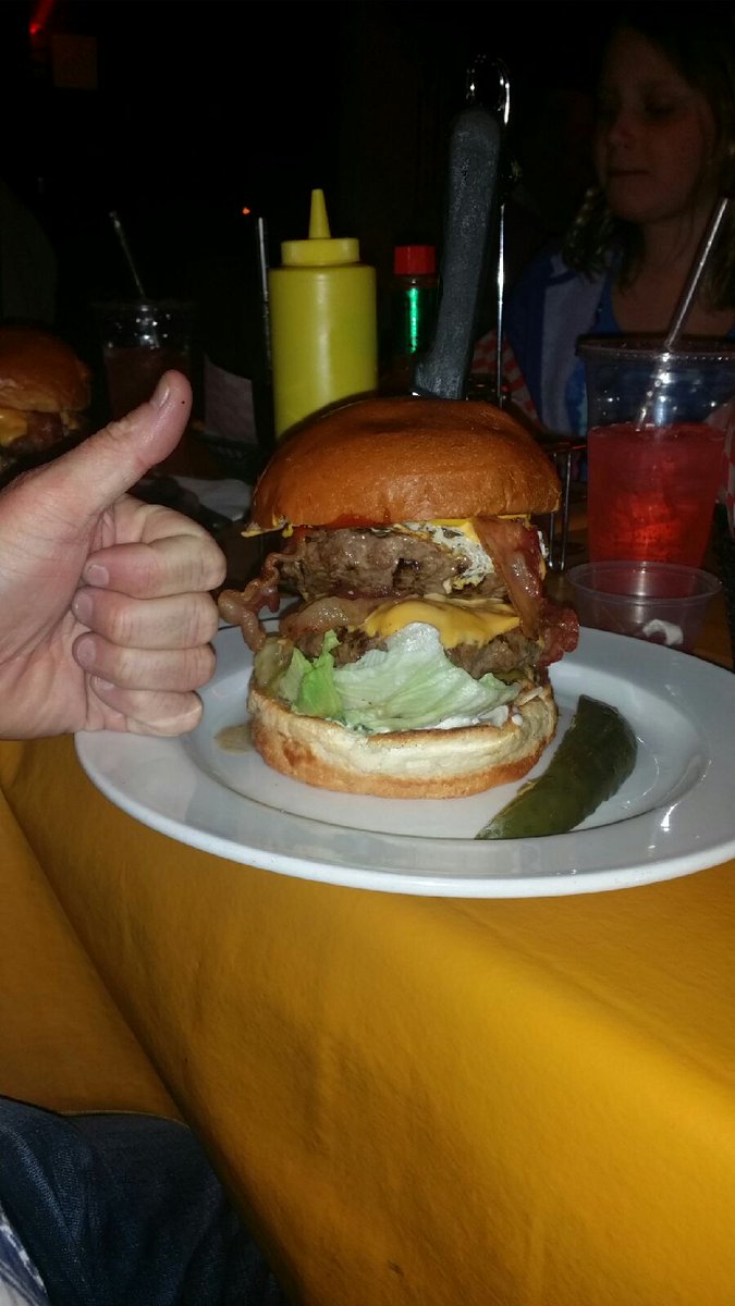 SStoffman's tweet photo. Grill-a-burger perfection!!! https://t.co/dt8j72XcIG