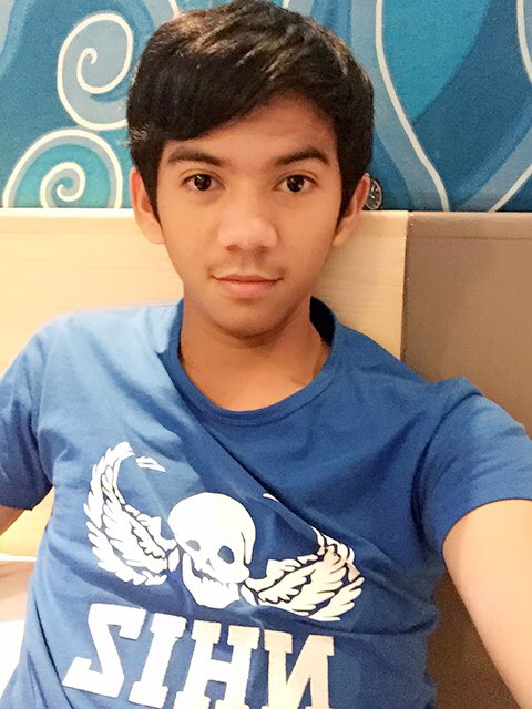 Hahahahhaha
Lagi laper nunggu makanan..
Muka capek..😘😘
#SayaRamayana 
#RizkiRidhoMnGRamayanaCRB 
<a href="/ramayanads/">Ramayana Dept. Store</a>
