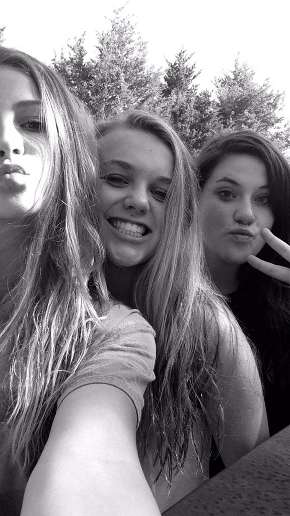 braydenfrench_'s tweet photo. sry it late but happy birthday carlin!! it was good seeing u tn ily❤️❤️ @carlindaigle https://t.co/kBqoPjdlh4