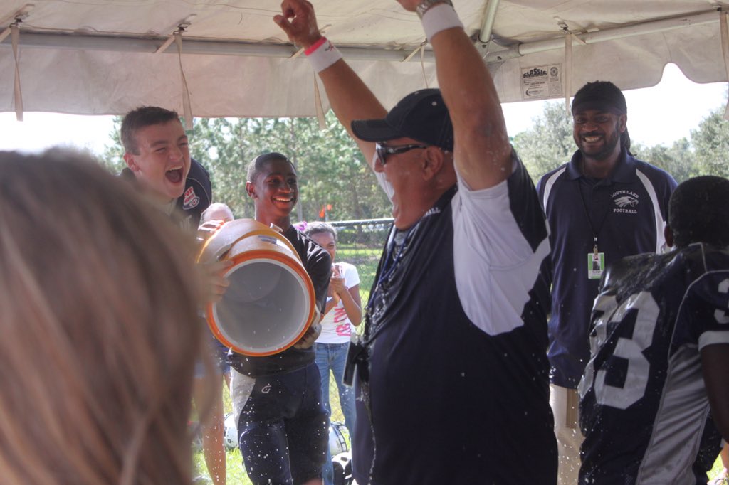 ssmith_t's tweet image. R.I.P Coach Dom😓you were not only a great coach, but a great role model. Next season is dedicated to #Domstrong 💙