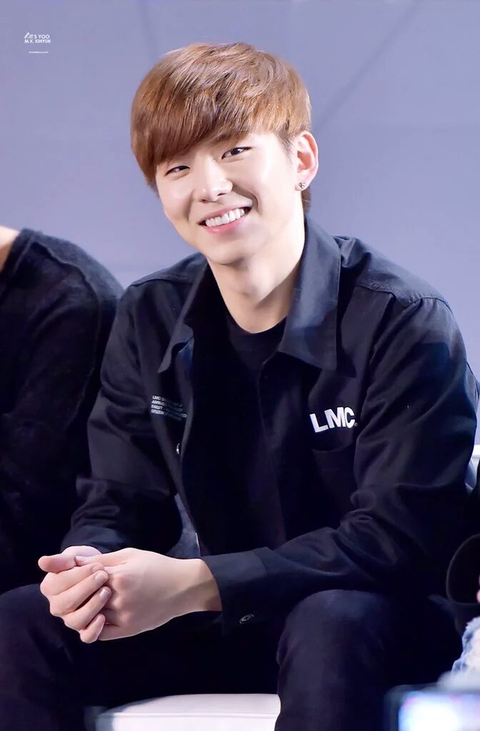kihyunstyle's tweet photo. 151130 MAMA 2015 Meet &amp; Greet #LMC #kihyun #기현 #kihyunstyle #monstaxstyle #몬스타엑스 
photo by @itsyoo931122 💕 https://t.co/8ODqumCfV7
