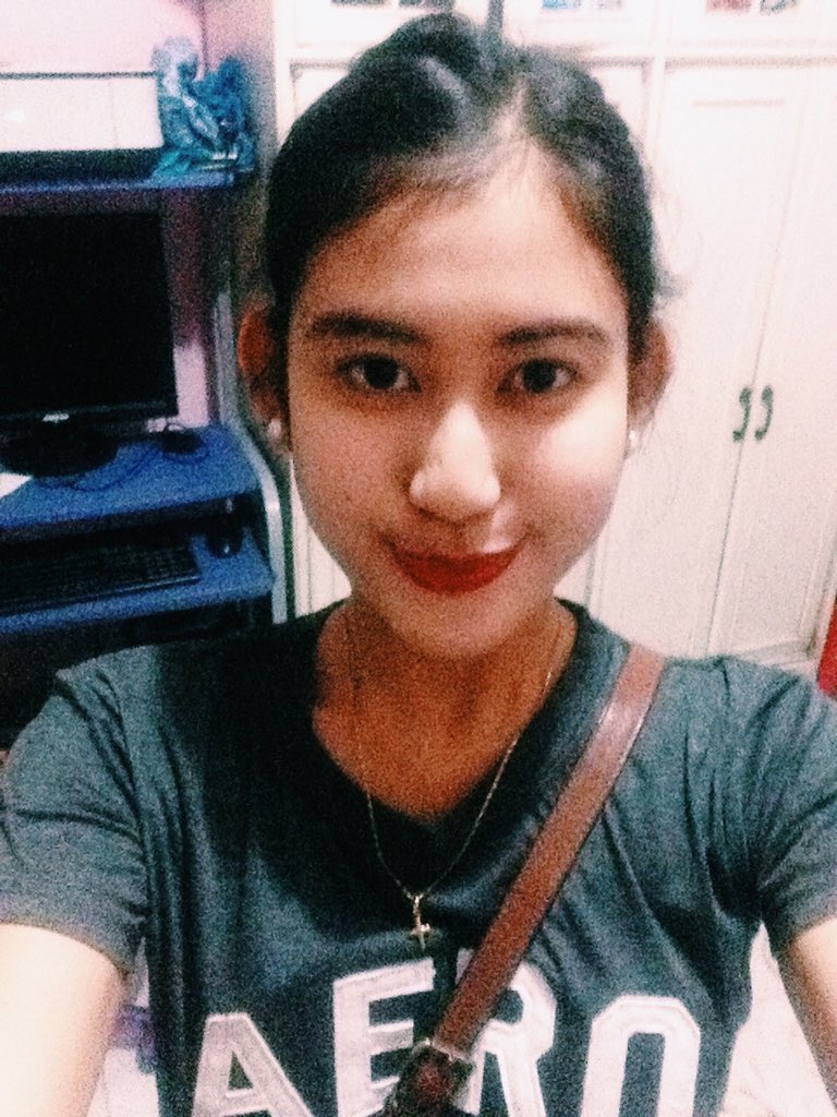 pauladgpon's tweet photo. Happy Sunday! ๐ ๐ #firstselfie2016 https://t.co/EMXKcl3MeD