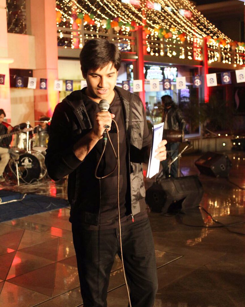 imranhworld's tweet photo. In the end we only regret the things we didn't do. #BeingImranHassan #MoodMechanic #lifeassinger #black #Artist https://t.co/syOXZGKOvL