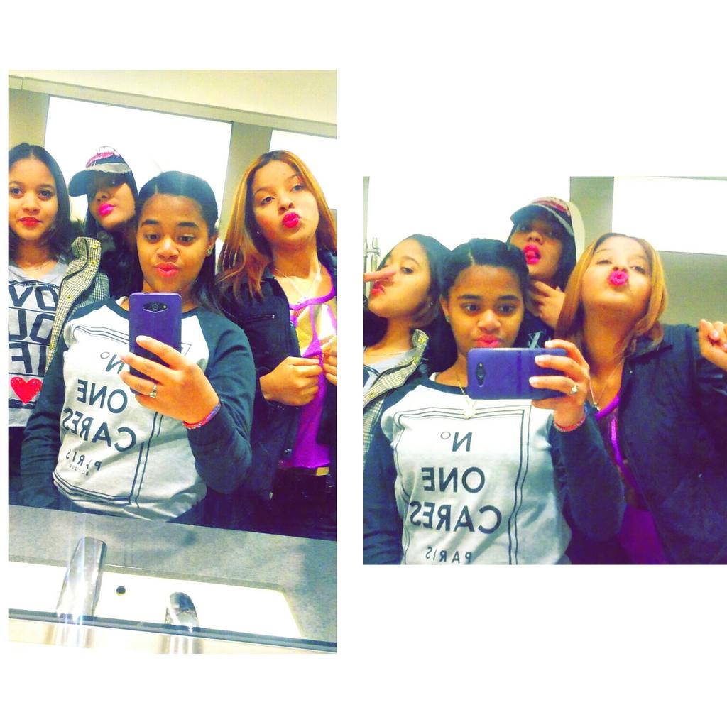 LisbethMartee's tweet photo. #Friends #DominicanGirls #mall💖💖 https://t.co/FfAhN2pZb5