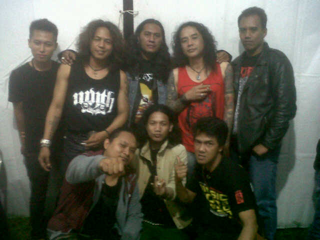 Cushardi's tweet photo. With rudal 90 thrash metal indonesia https://t.co/Kupm5aUEaH