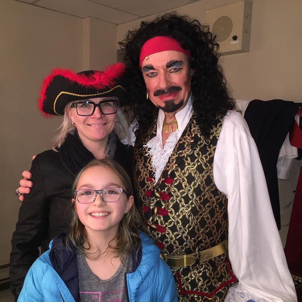 rosspettypro's tweet photo. Hook's pal @justinefedak and lovely daughter Alessandra #pettypan20 https://t.co/0JCJvAFiXx https://t.co/31h7swa6Oh https://t.co/RTTC8fVmnU