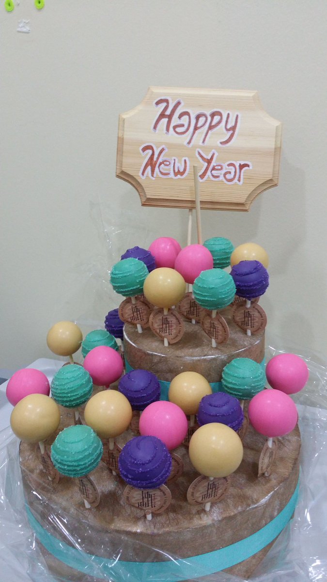 RAspillera's tweet photo. #happynewyear #lolipopcake https://t.co/WJ9MJoWny5