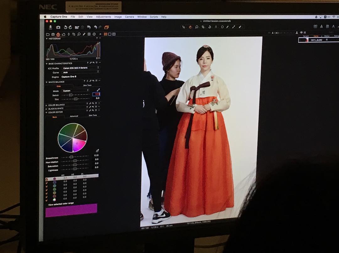 [PIC][24-11-2015]Sunny trở thành người mẫu mới cho "Sunny Bank" của Ngân hàng Shinhan  CXxiP-1UEAEnIxr