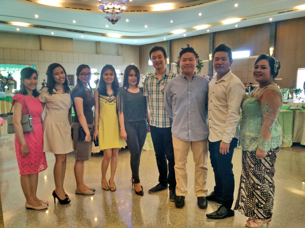shall_6's tweet photo. Happy wedding Jean Pamarinda :) https://t.co/xZ67Q9Yqof