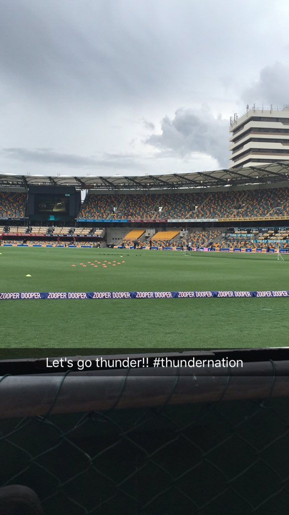 SlRBTCTherapist's tweet photo. Piss off rain!!! #cmonthunder #thundernation @ThunderBBL https://t.co/BjgggAGldr